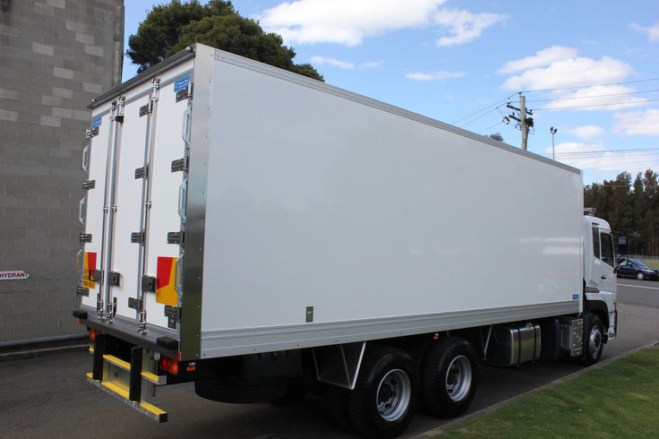 Refrigerated delivery truck